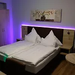 Minx - Cityhotels 3* אאכן
