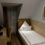 Minx - Cityhotels 3* אאכן