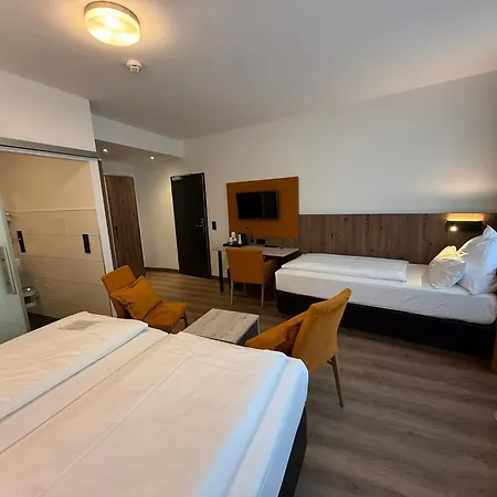 Minx - Cityhotels 3* אאכן