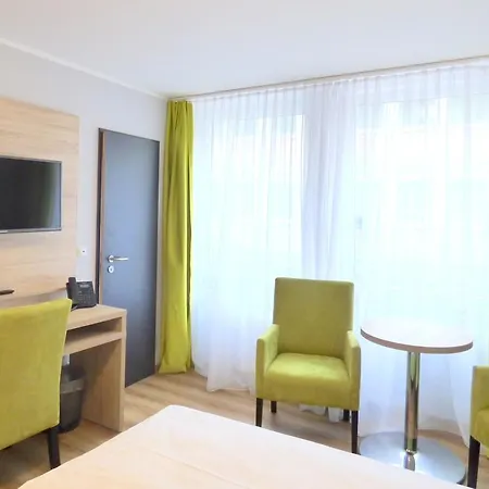 Minx - Cityhotels 3* Aken
