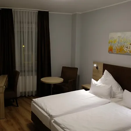 Minx - Cityhotels 3* Akwizgran